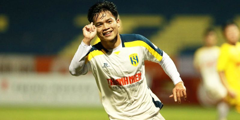 Cầu thủ trẻ tuổi 2003 tài năng Cầu thủ trẻ tuổi 2003 tài năng